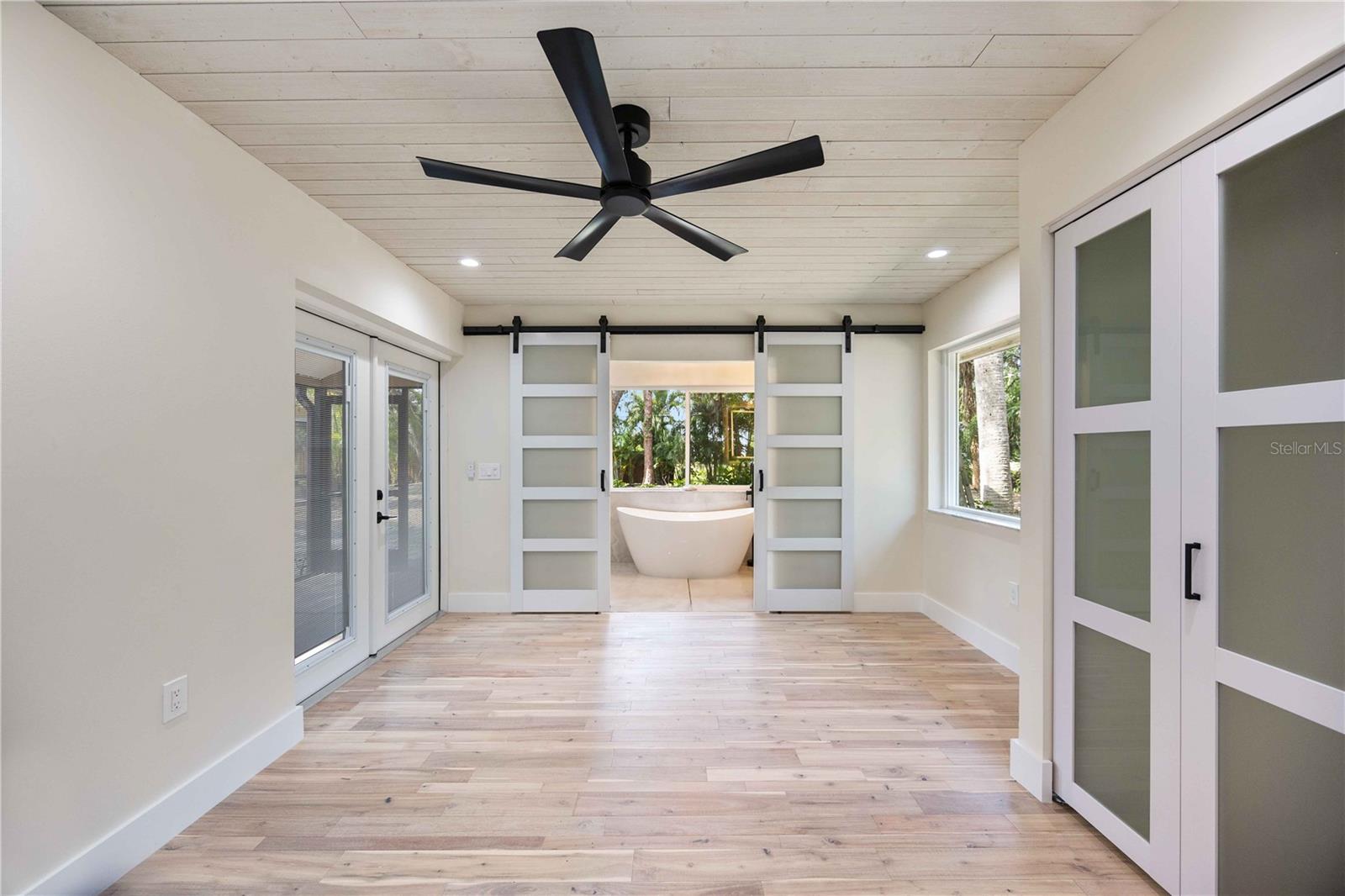 HIDDEN OAKS ESTATES - Residential