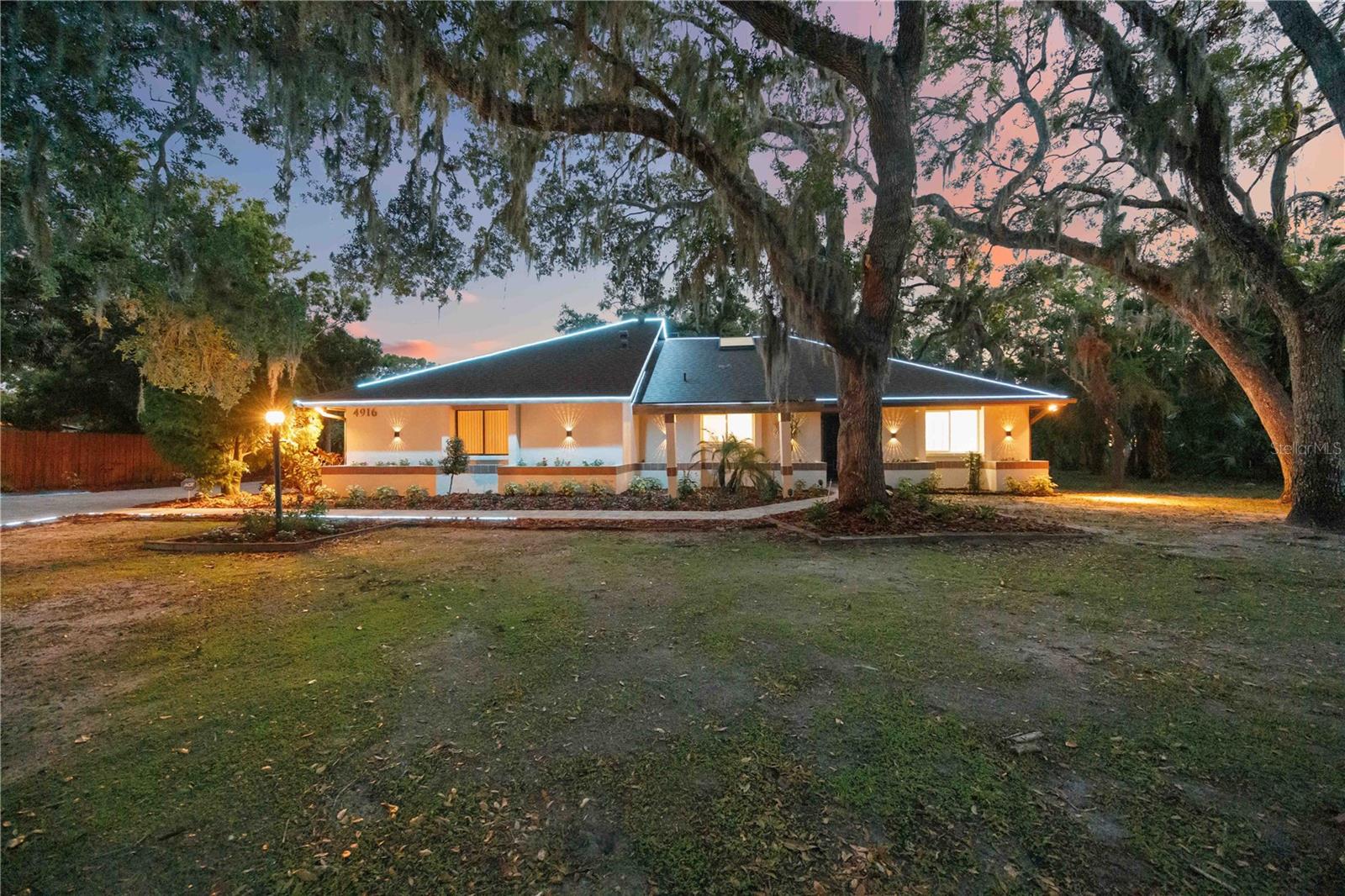 4916 HIDDEN OAKS TRAIL