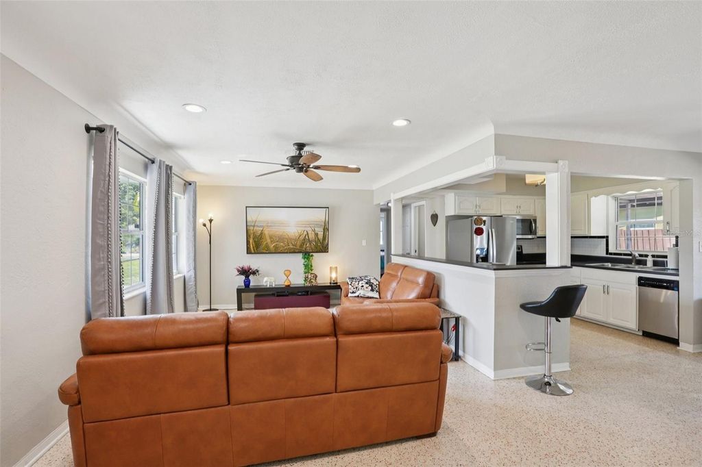 Photo of 699 Pinellas Point Drive S, St Petersburg, FL 33705 (MLS # TB8482059)