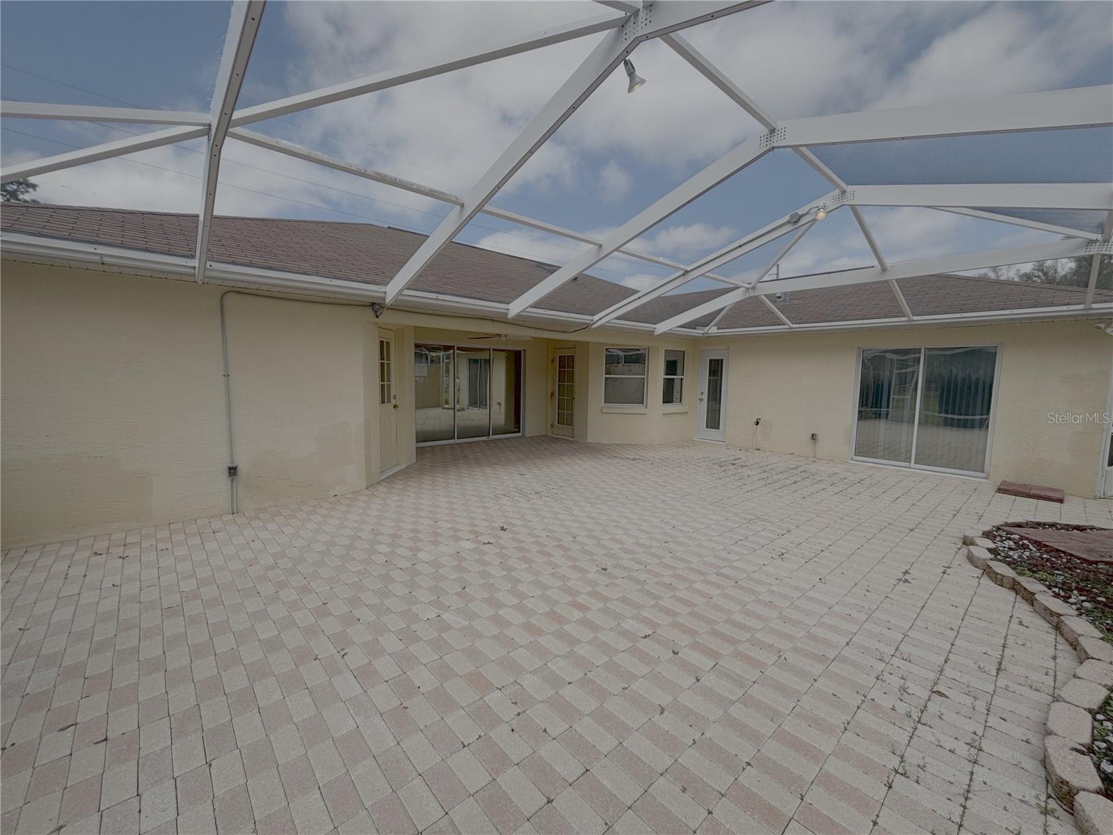 ROLLING RANCH ESTATE - Residential Lease