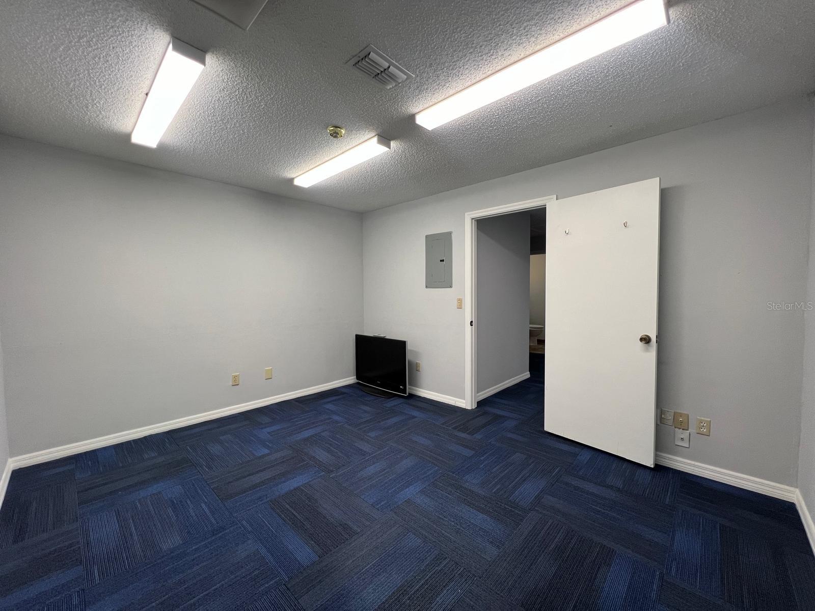 STARTING GATE OFFICE COMPLEX - Commercial Lease