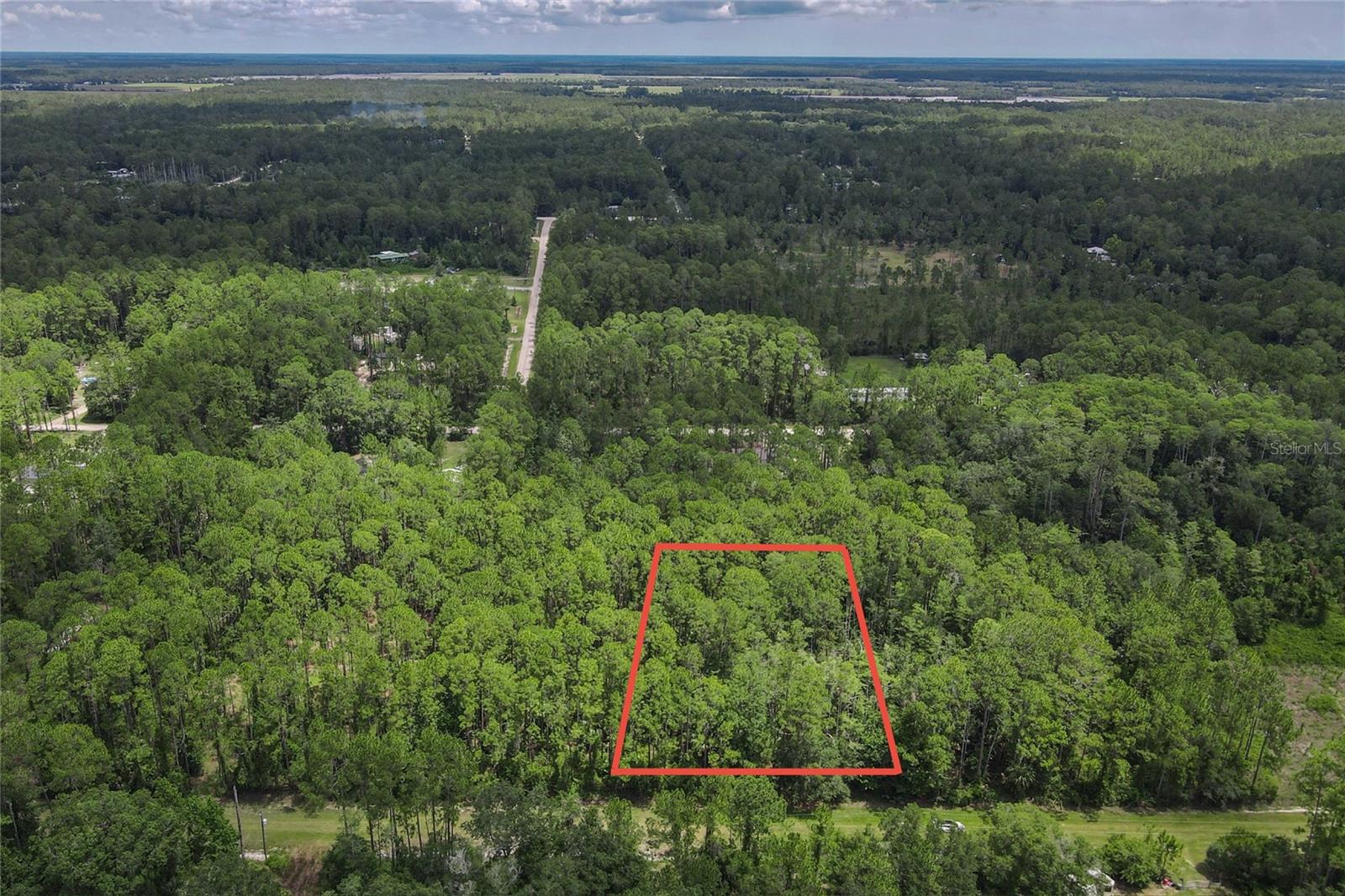 Spacious undeveloped vacant land, perfect for those looking for room to accommodate all your toys and pets. Enjoy the freedom to build your dream home with no timeframe. Experience the tranquility of country living while still being conveniently close to everything. Lots of privacy and no HOA fee. Let’s make a deal!