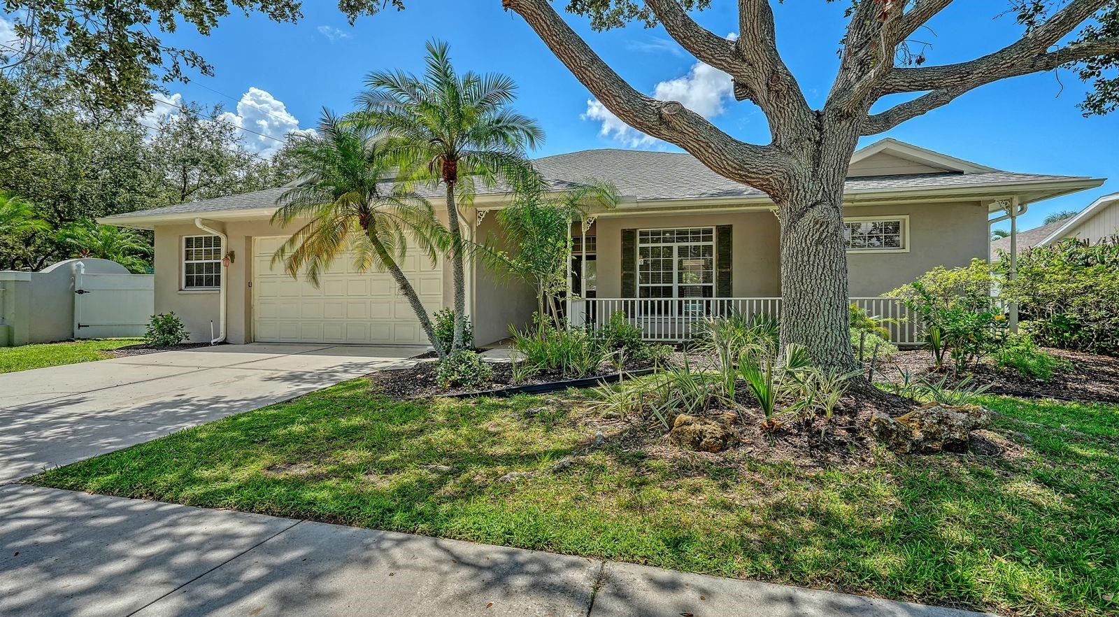 Welcome to the beautiful community of Riverview Manor! This Single Family Home offers 3 bedrooms, 2 baths and a den/office with an open and spacious floor plan. Great kitchen with granite countertops and brand new stainless steel appliances. Tile flooring in the main areas and laminate flooring in the bedrooms. Enjoy the private lanai and pool area with an complete fenced in backyard for privacy. Heated pool and spa as well as an basketball court for family fun activities. Pool care is included in the monthly rent. Located near Riverview High School and close to shopping, dining and the beaches as well.