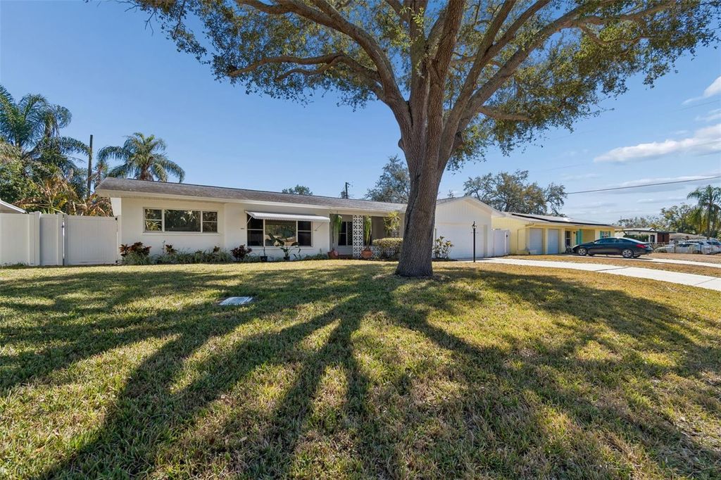 Photo of 1507 Winding Way W, Clearwater, FL 33764 (MLS # TB8473503)