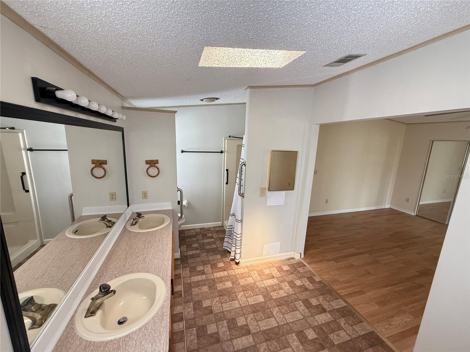 MOUNT OLIVE SHORES PH 03 - Residential