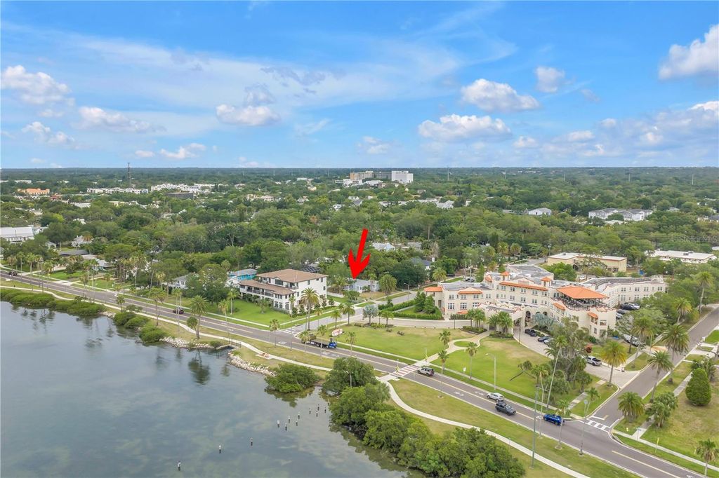 Photo of 220 Lyndhurst Street, Dunedin, FL 34698 (MLS # TB8510442)