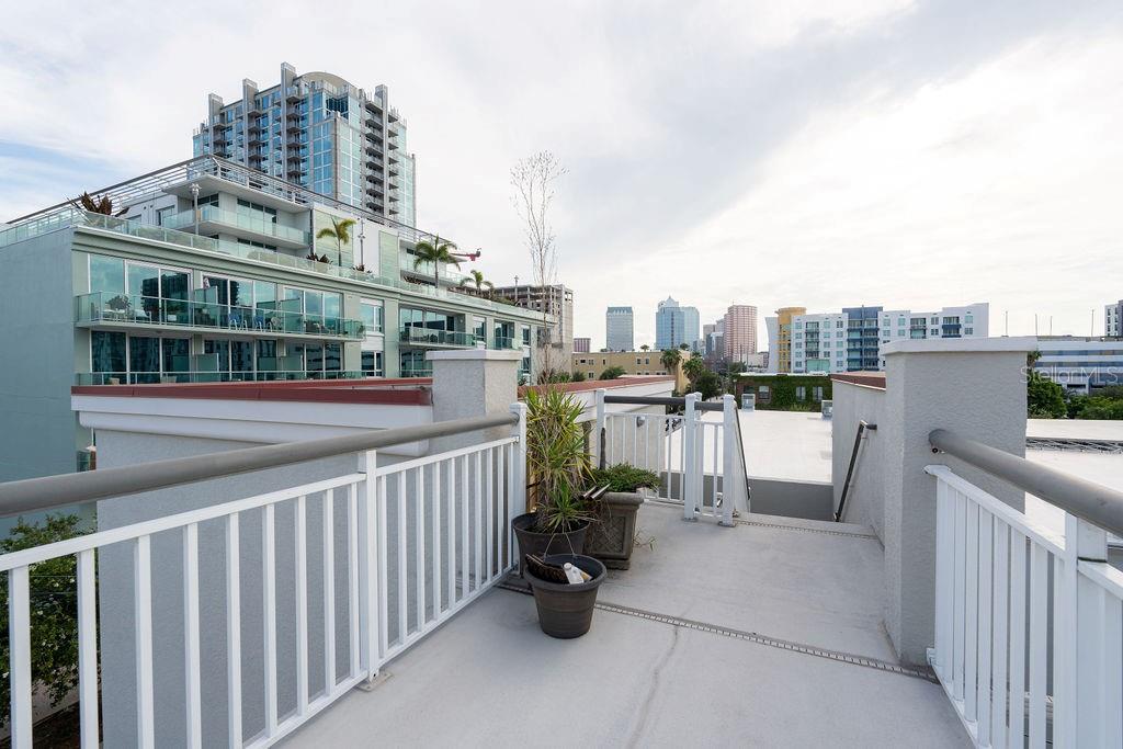 1000 CHANNELSIDE A CONDO - Residential