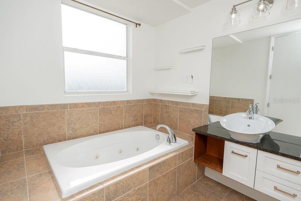 1000 CHANNELSIDE A CONDO - Residential