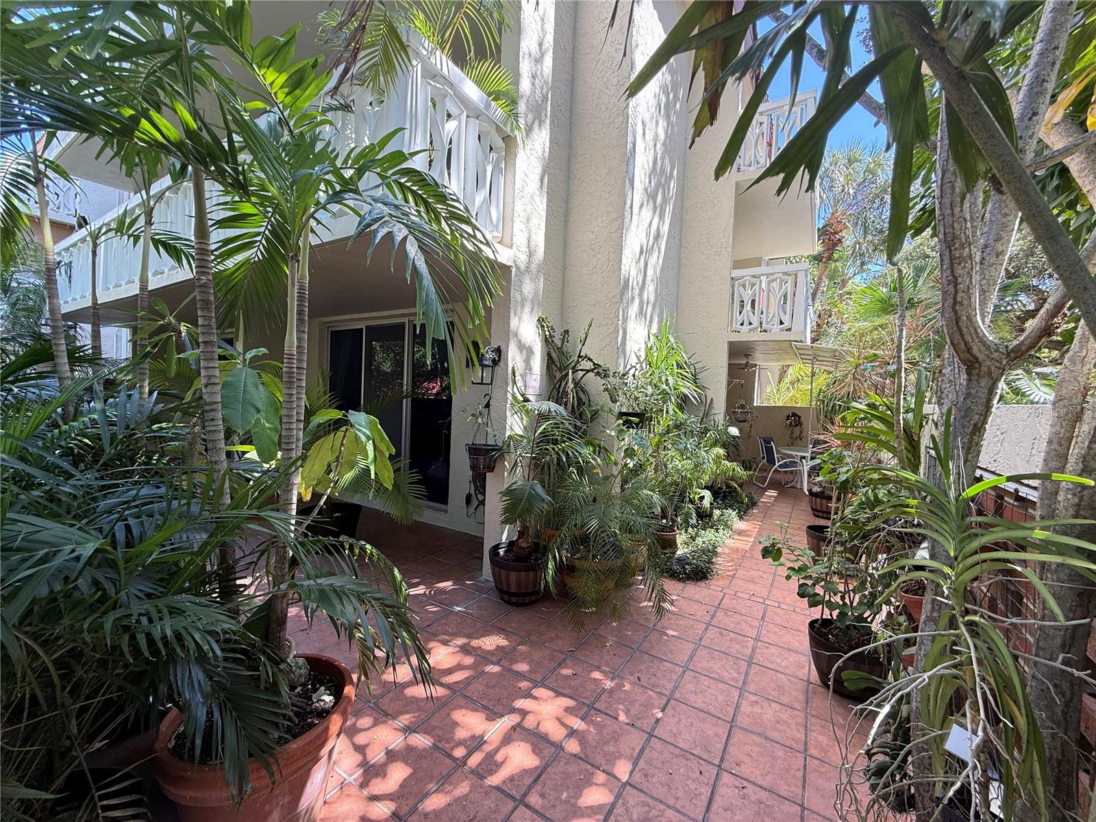 SEVILLE CONDO 4 - Residential