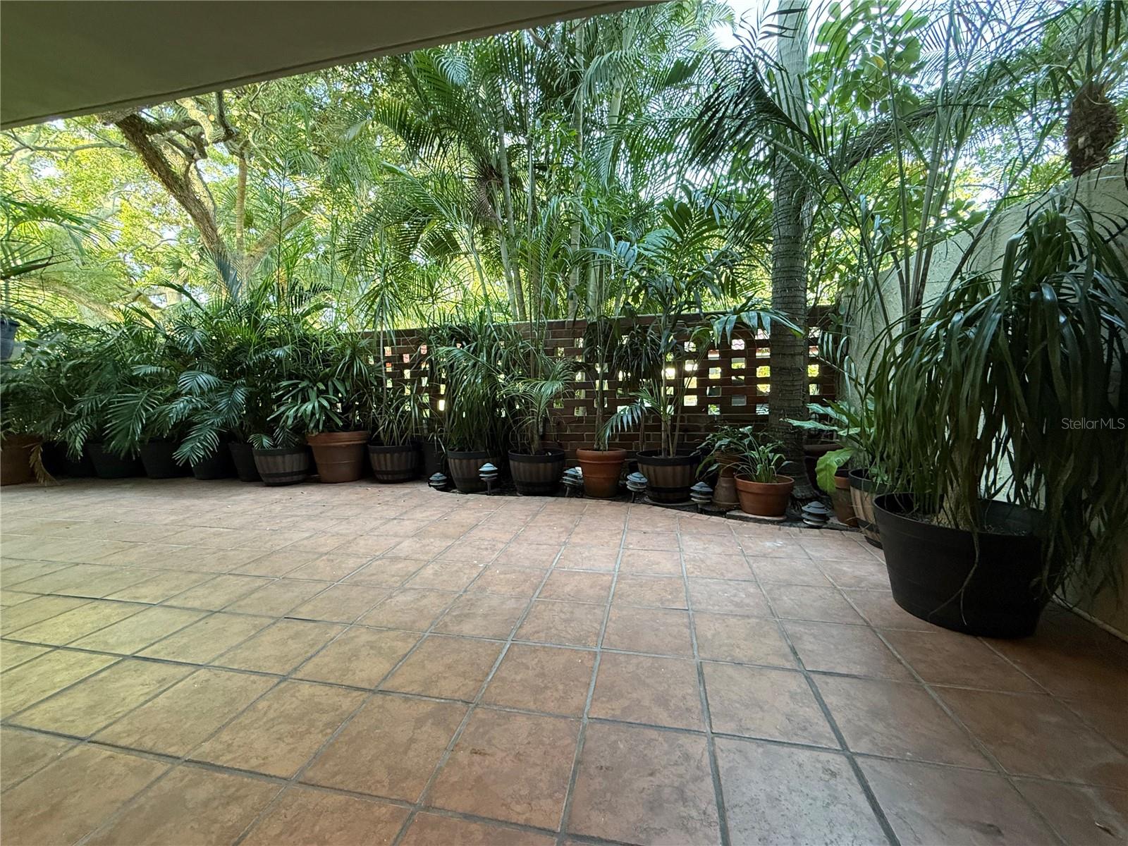 SEVILLE CONDO 4 - Residential