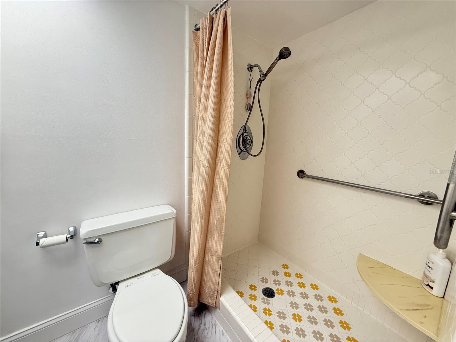 SEVILLE CONDO 4 - Residential