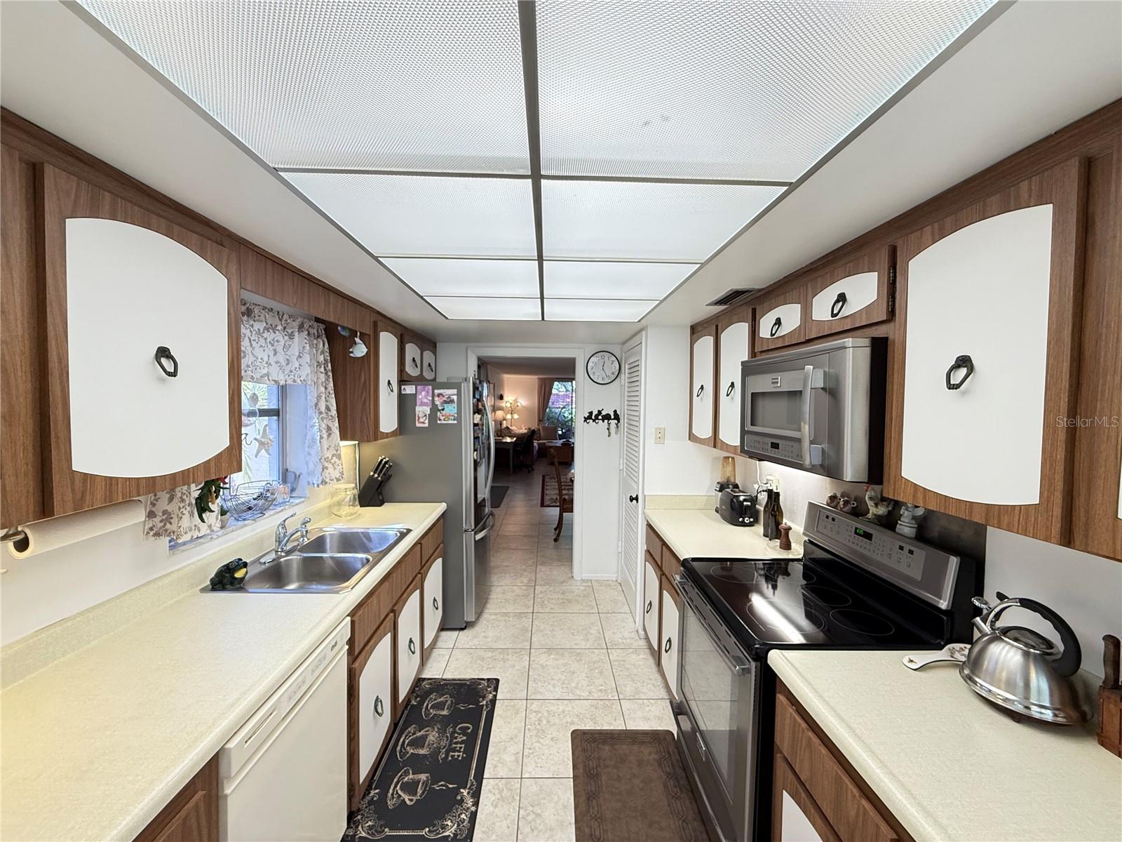 SEVILLE CONDO 4 - Residential