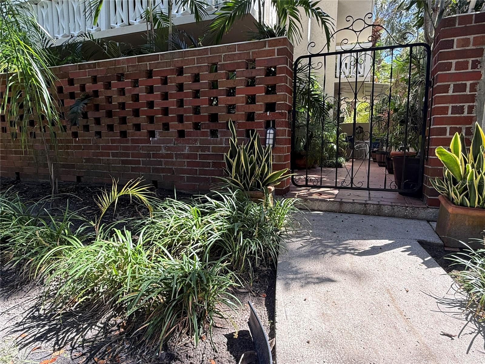 SEVILLE CONDO 4 - Residential