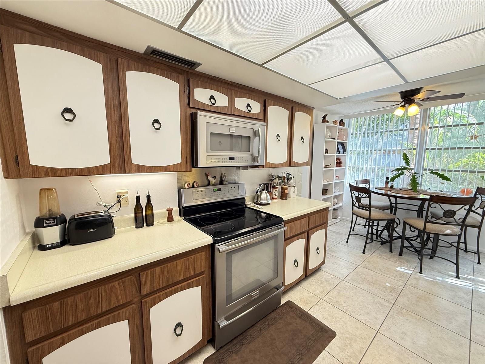 SEVILLE CONDO 4 - Residential