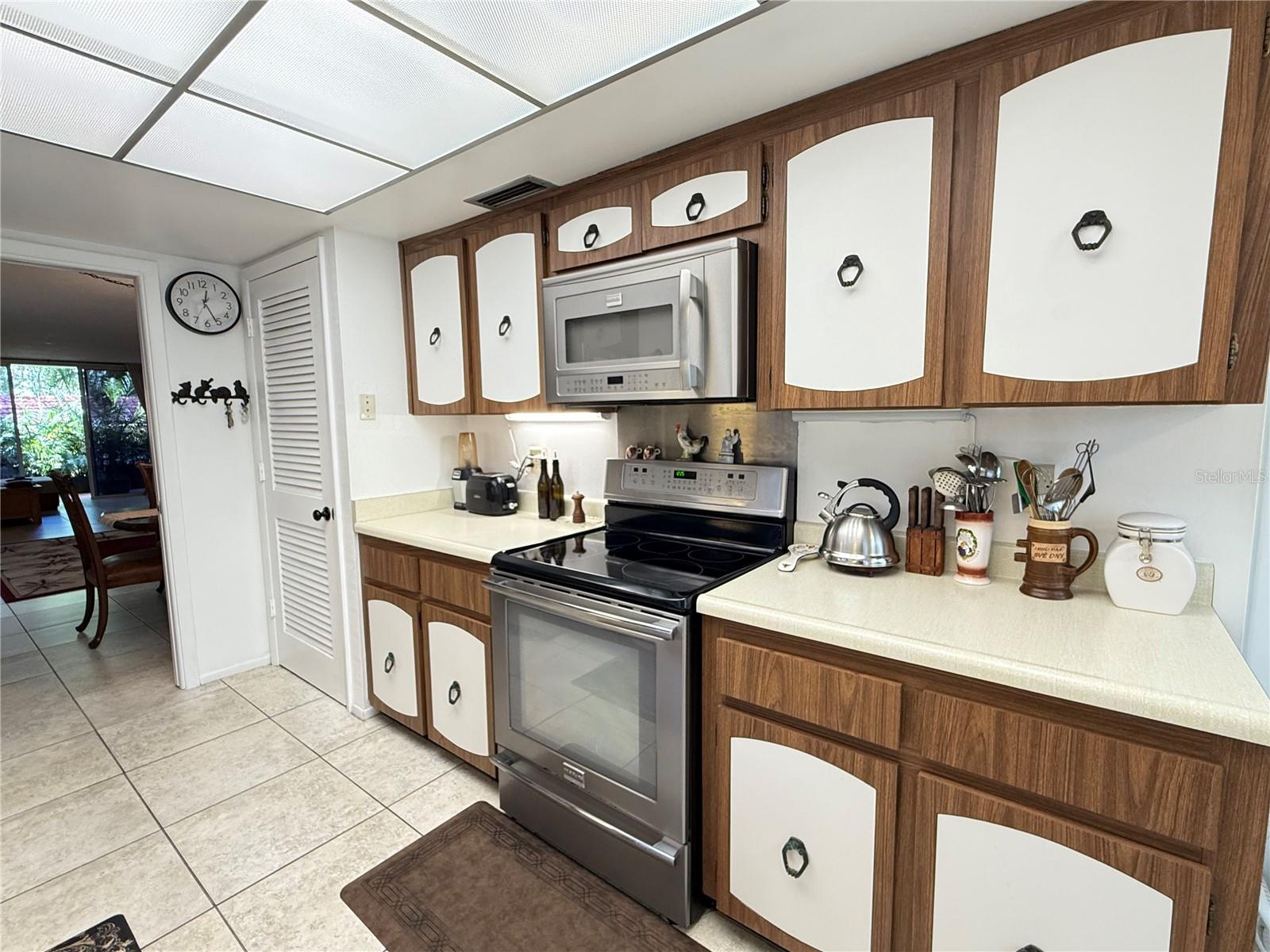 SEVILLE CONDO 4 - Residential
