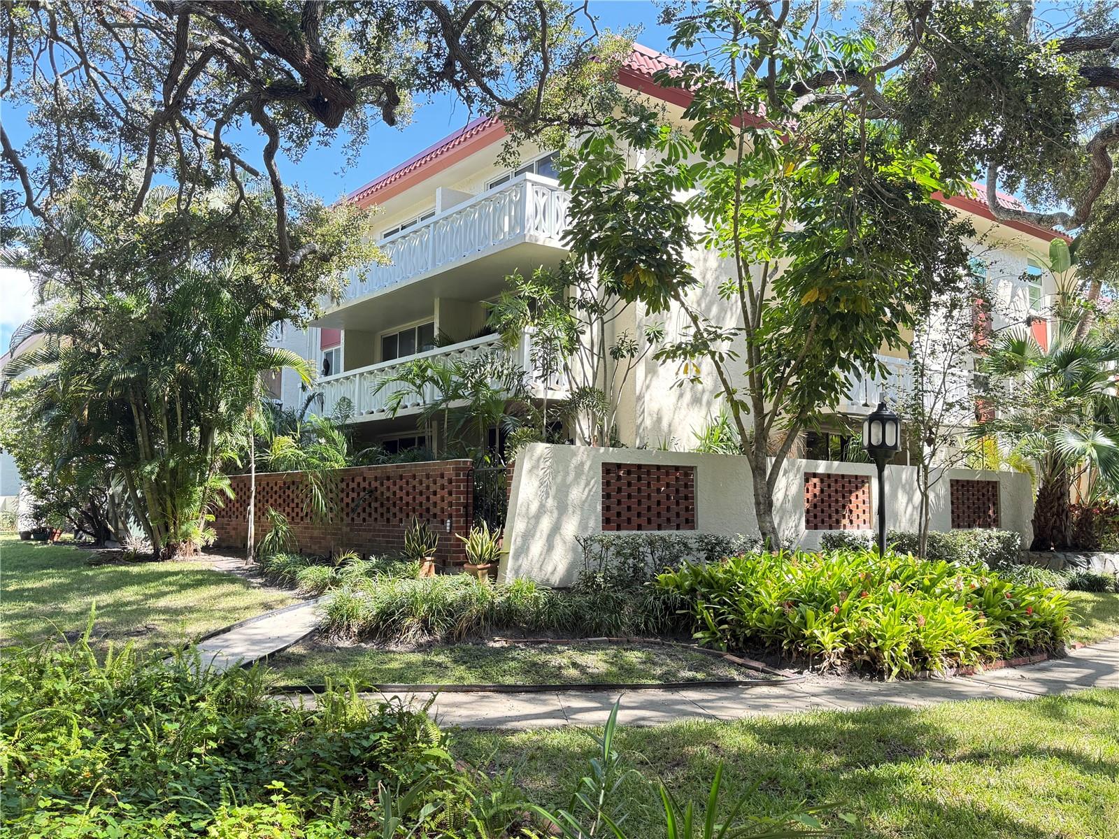 SEVILLE CONDO 4 - Residential