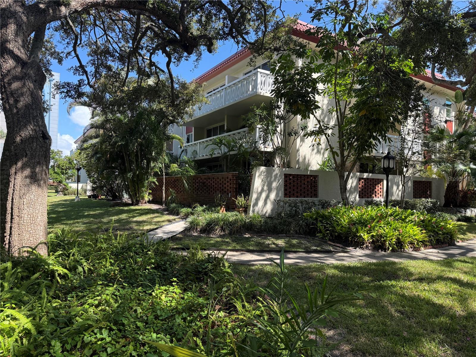SEVILLE CONDO 4 - Residential