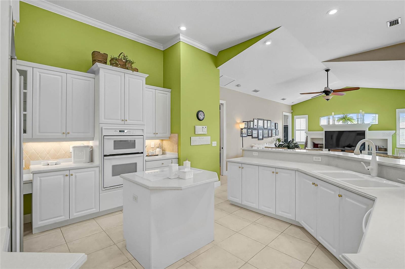 VENETIA PH 4 - Residential