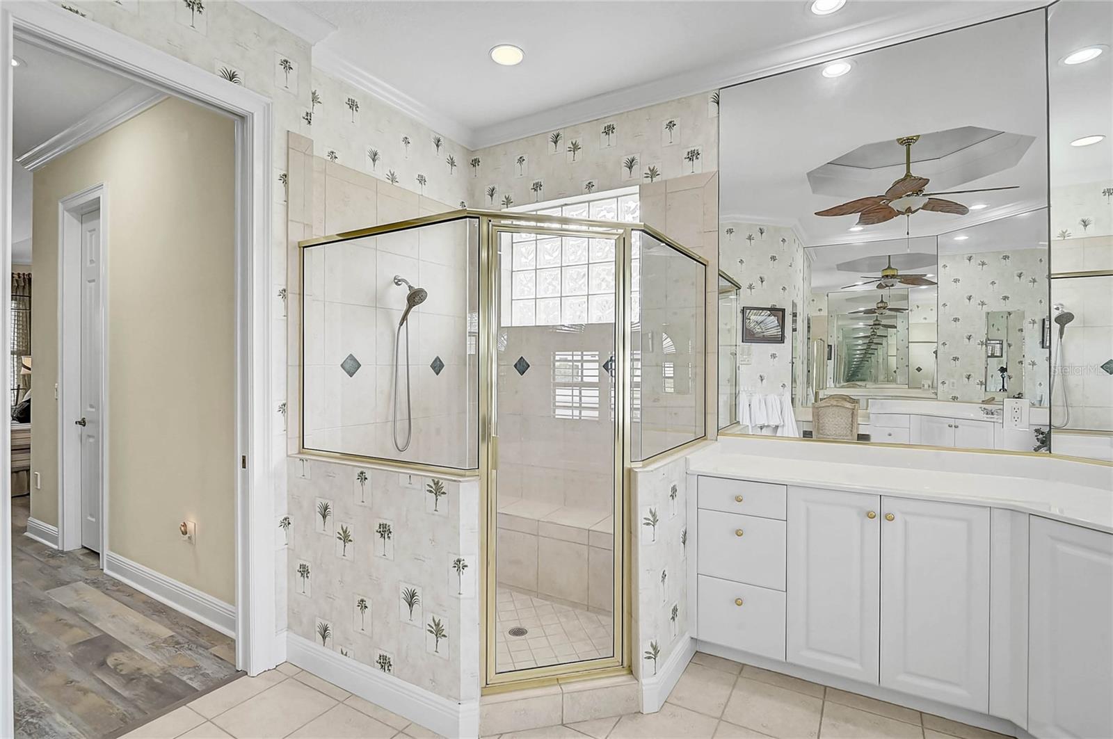 VENETIA PH 4 - Residential