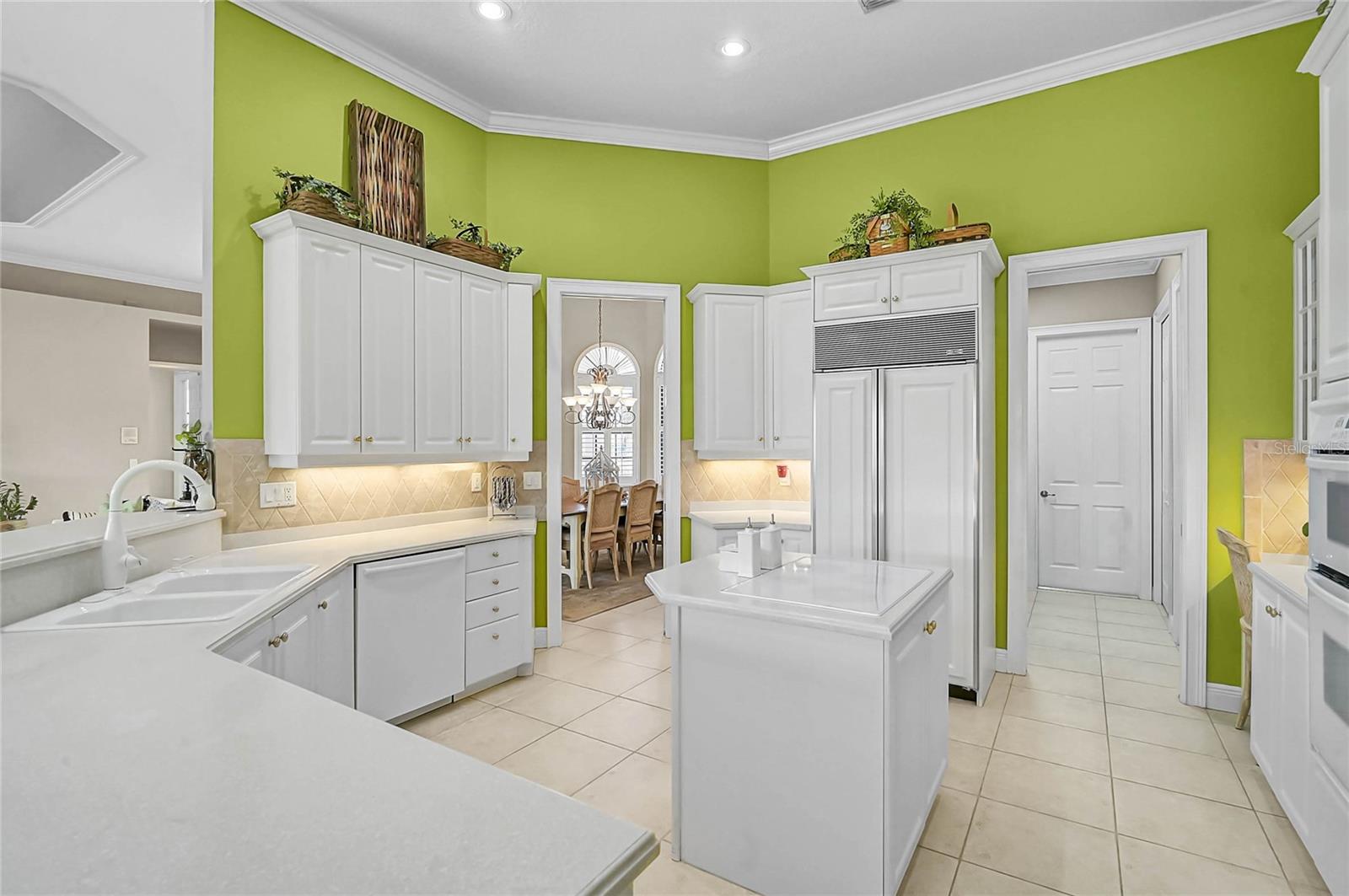 VENETIA PH 4 - Residential