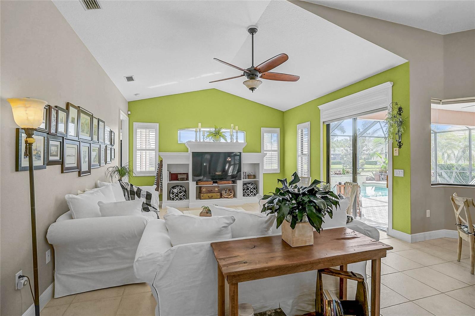 VENETIA PH 4 - Residential