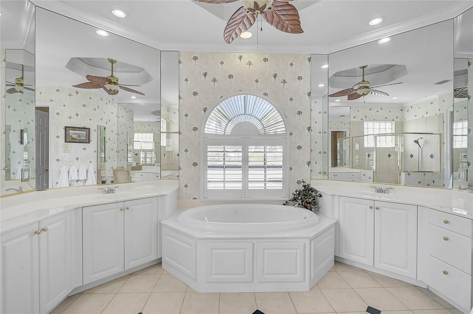 VENETIA PH 4 - Residential