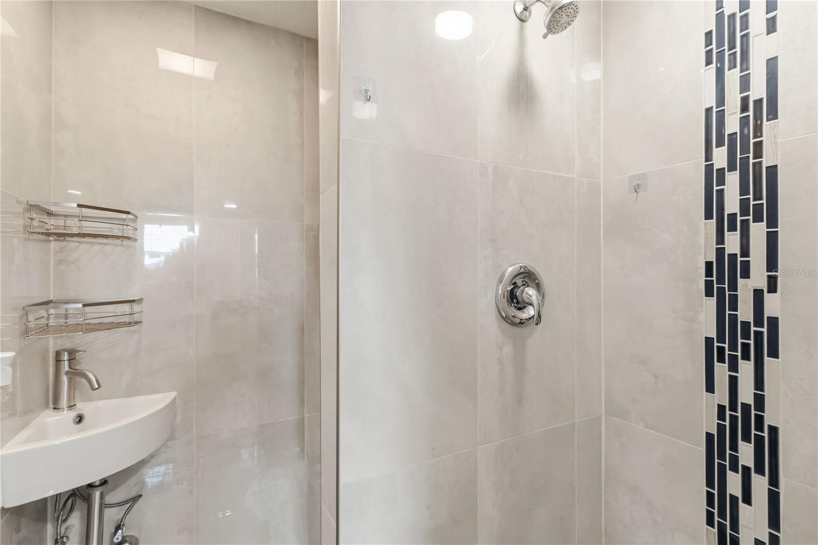 LOS TERRANOS - Residential