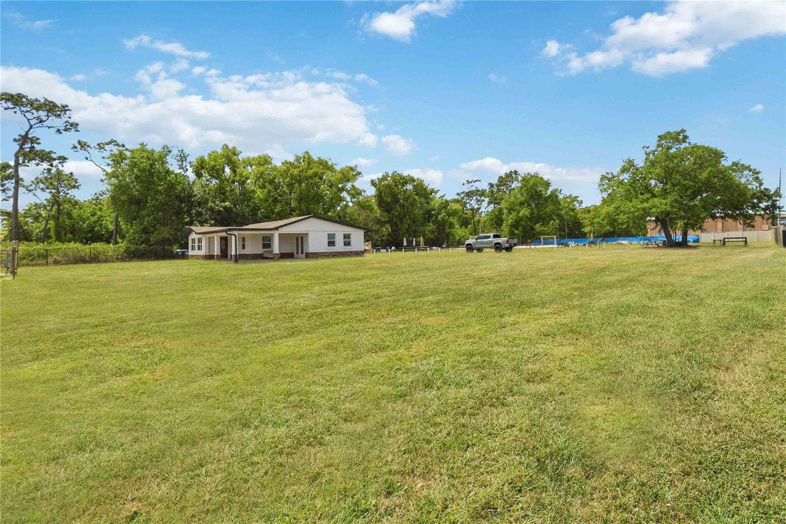 LOS TERRANOS - Residential