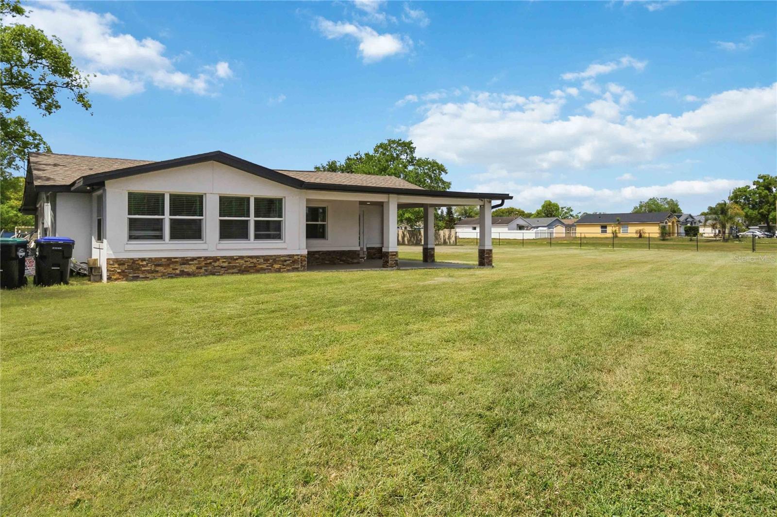 LOS TERRANOS - Residential