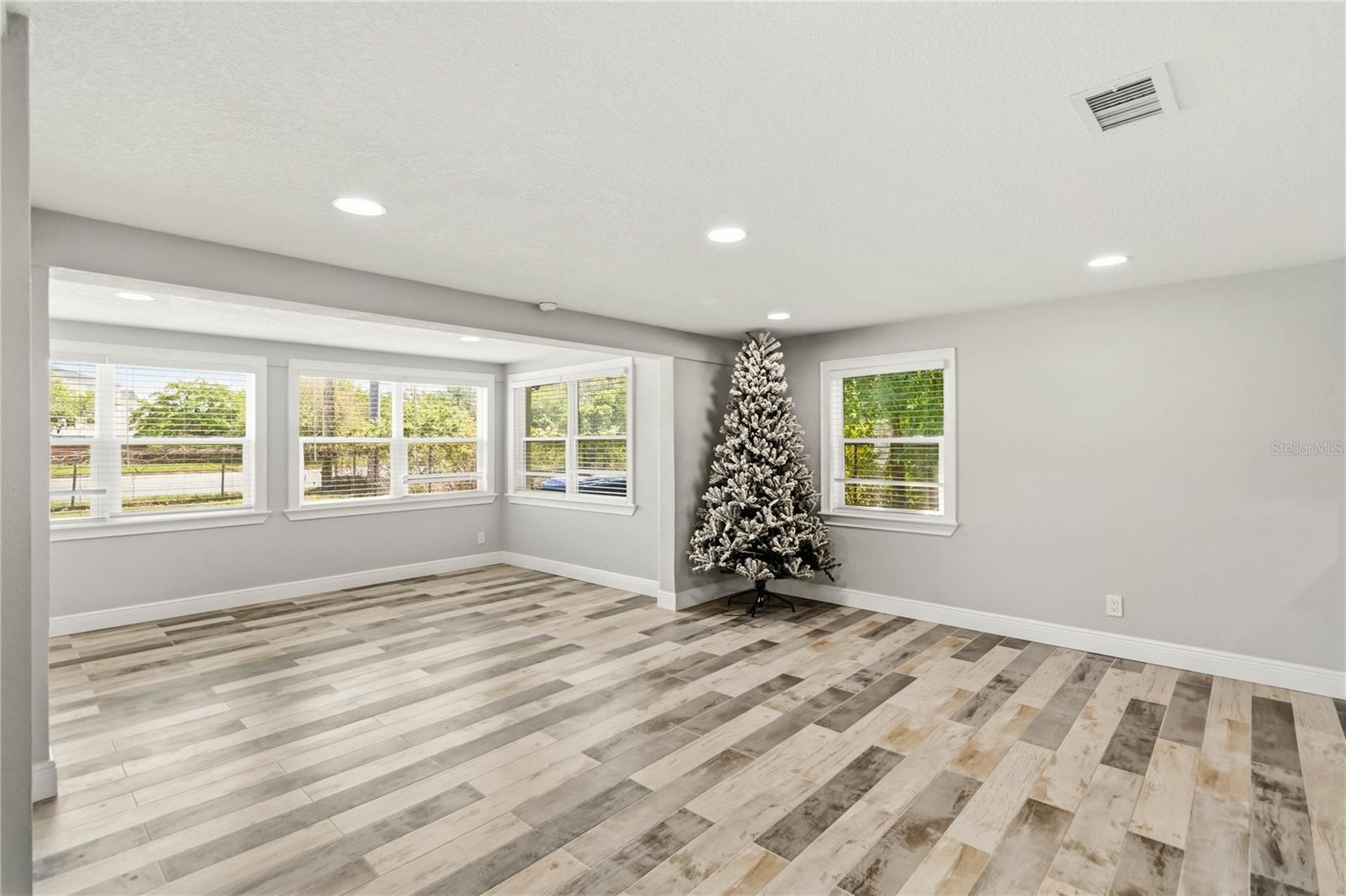 LOS TERRANOS - Residential