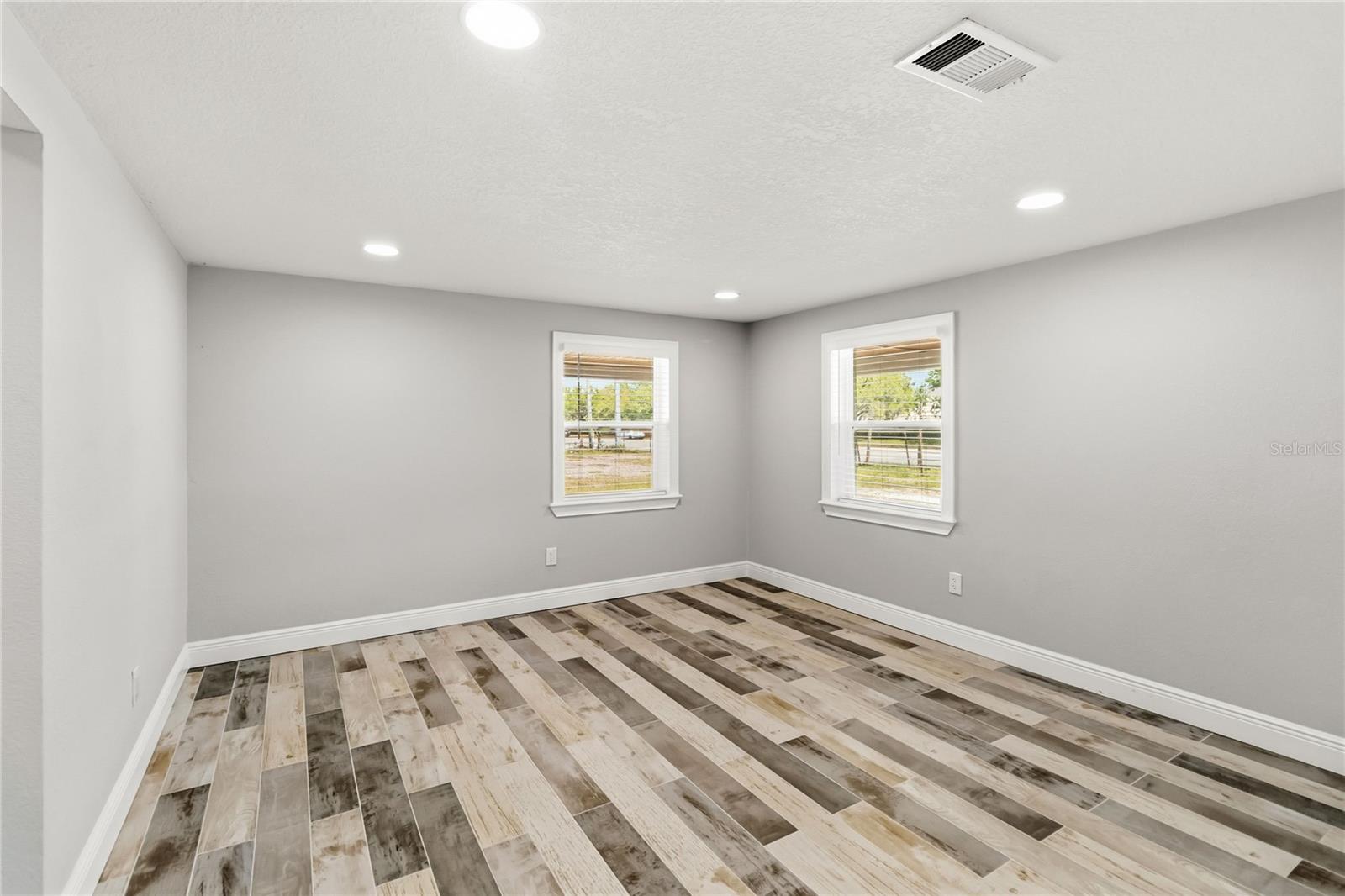 LOS TERRANOS - Residential