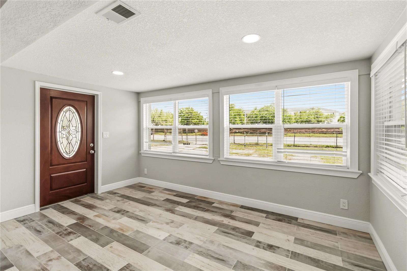 LOS TERRANOS - Residential