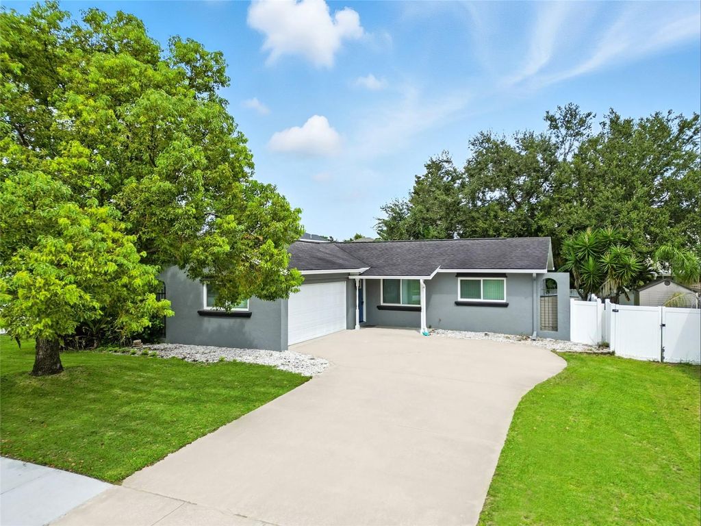 Photo of 1715 Cromwell Drive, Tarpon Springs, FL 34689 (MLS # W7878700)