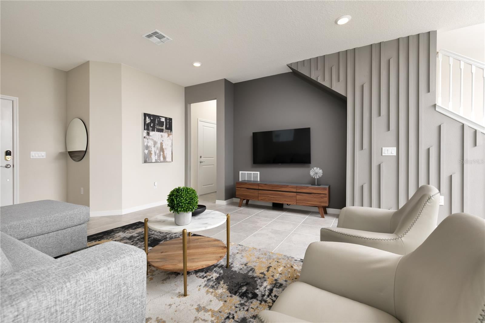 7376 OAKMOSS LOOP