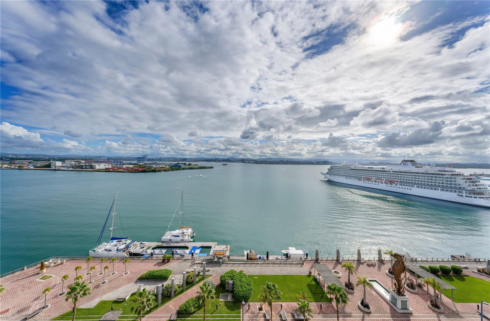 100 DEL MUELLE STREET 1-1104