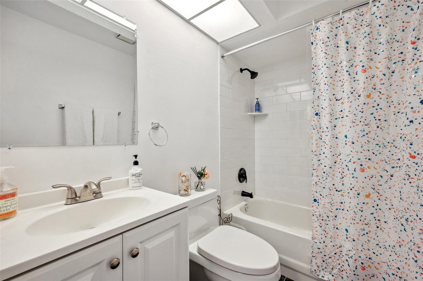 CENTRE LAKE - Residential