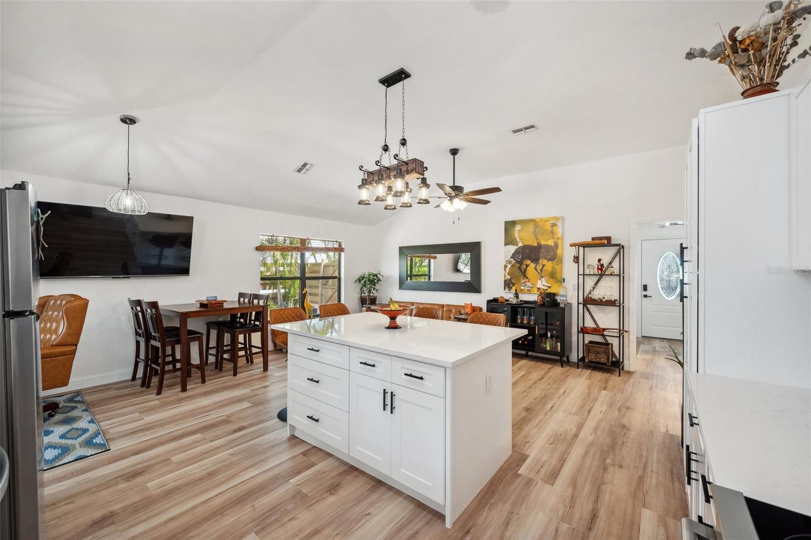 CENTRE LAKE - Residential