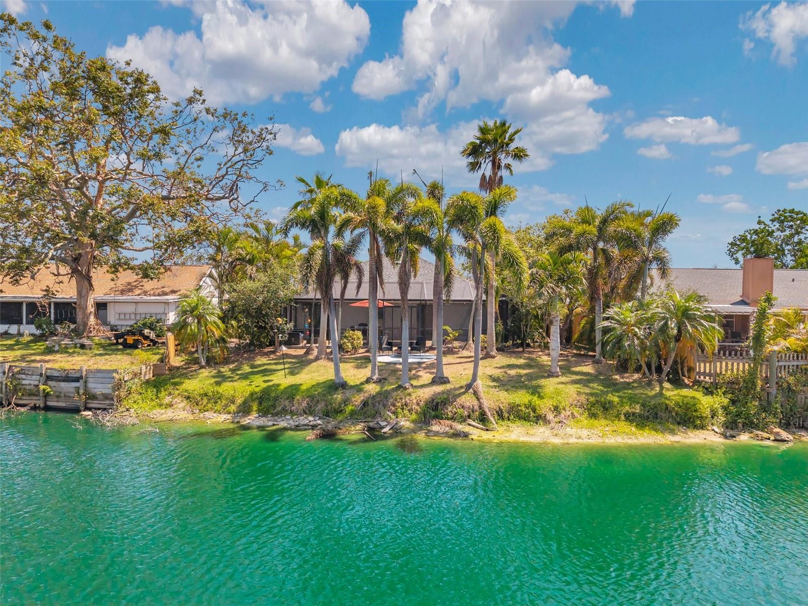 CENTRE LAKE - Residential