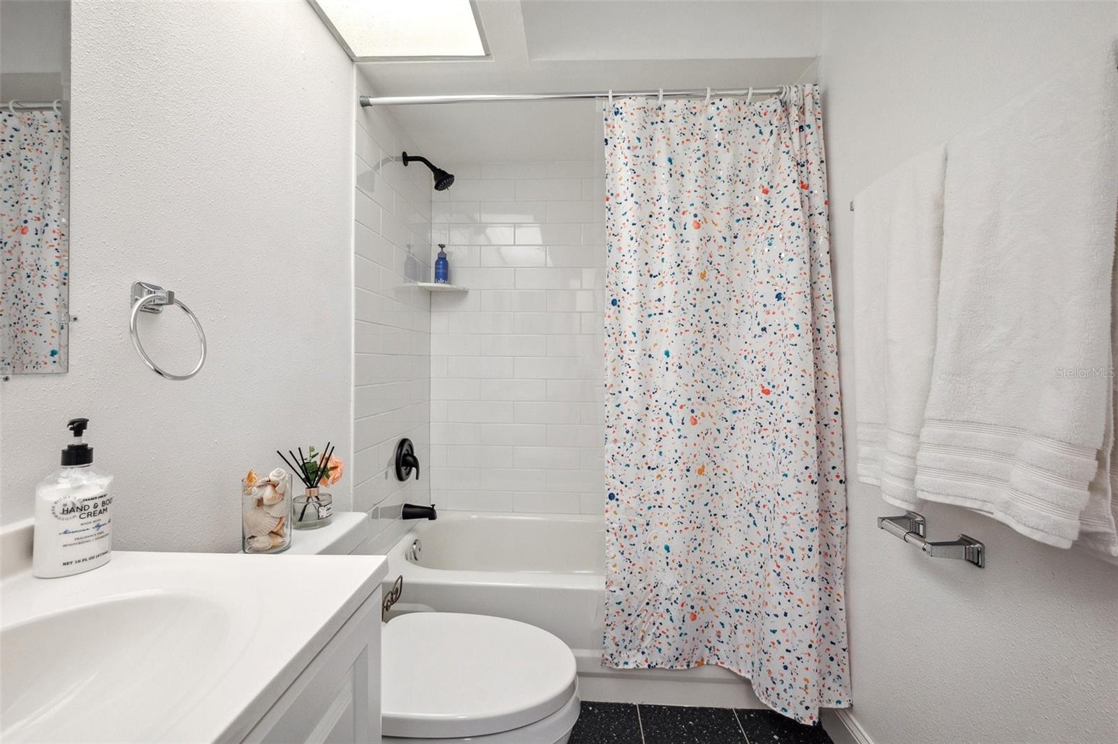 CENTRE LAKE - Residential