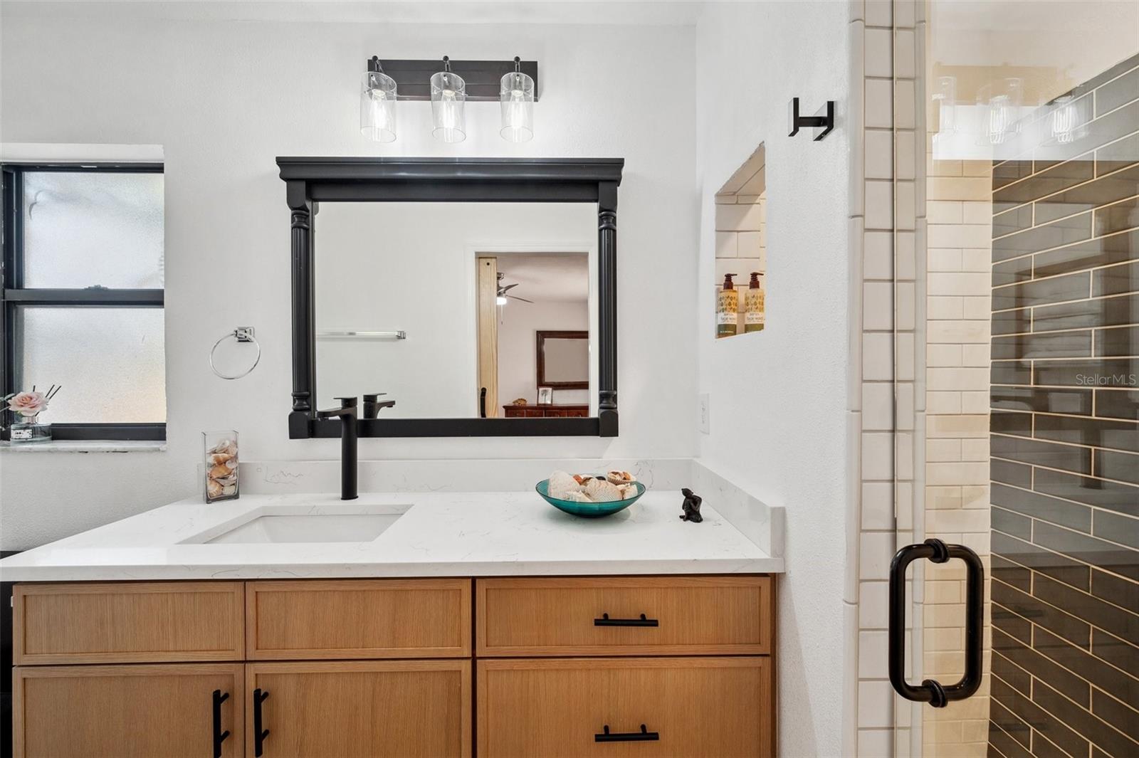 CENTRE LAKE - Residential