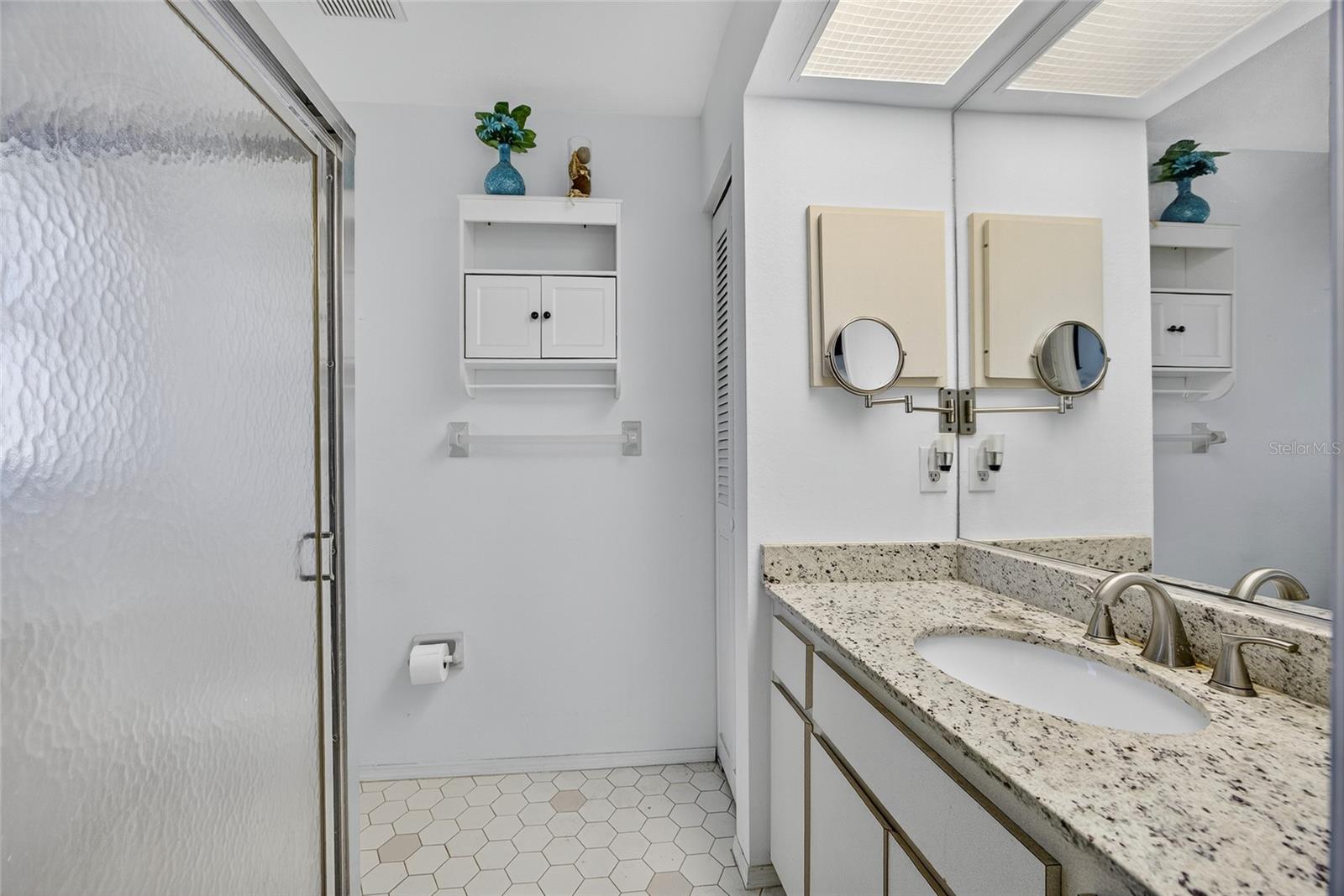 SOUTH VENICE - Residential