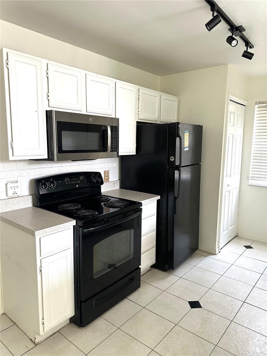 HIDDEN SPGS CONDO - Residential