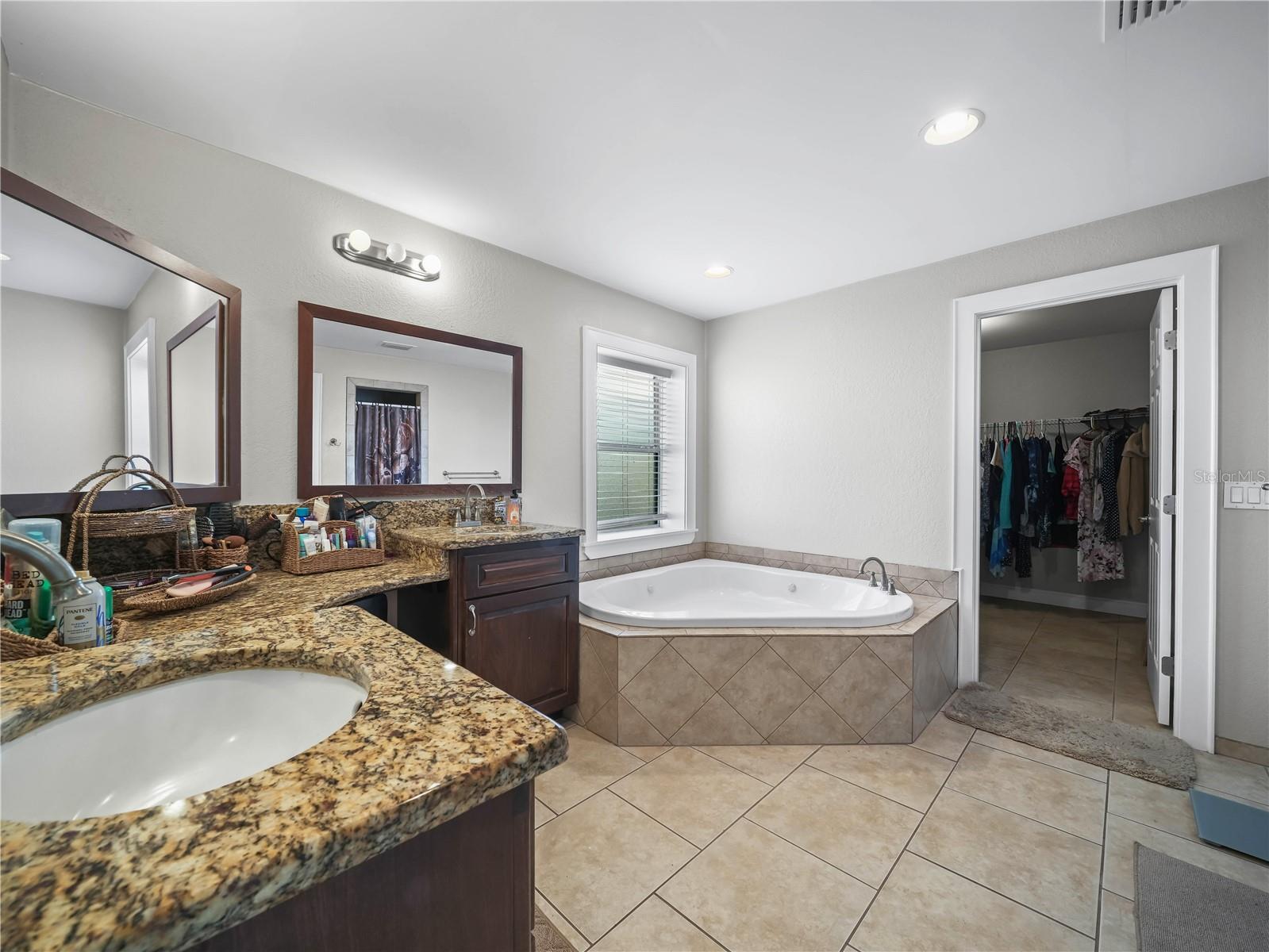 LAKEWOOD ACRES - Residential