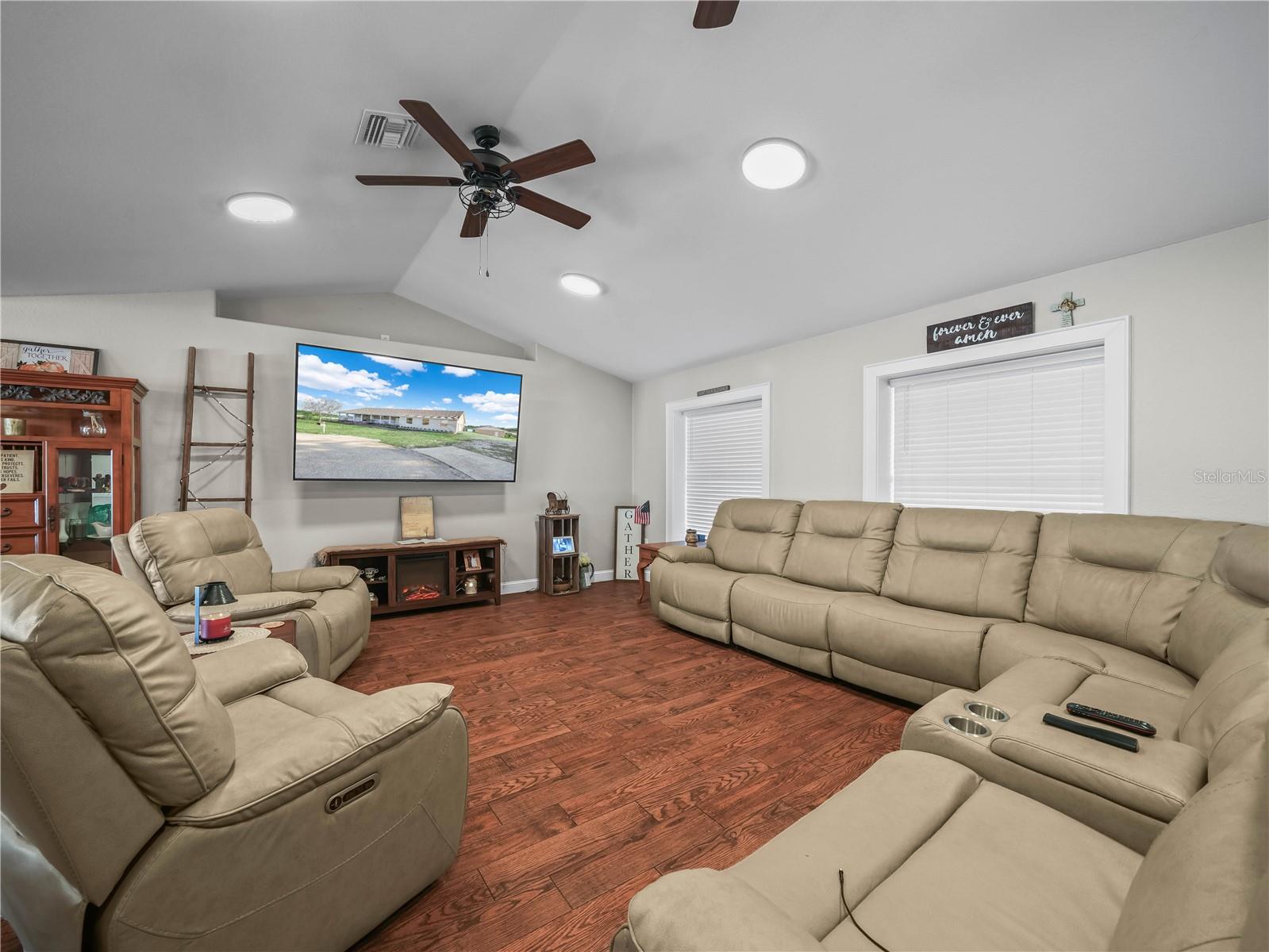 LAKEWOOD ACRES - Residential