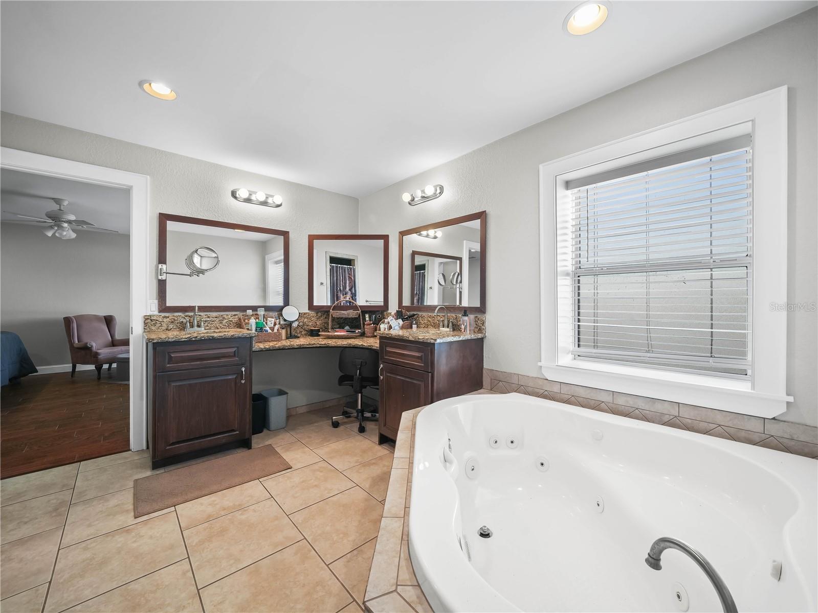 LAKEWOOD ACRES - Residential