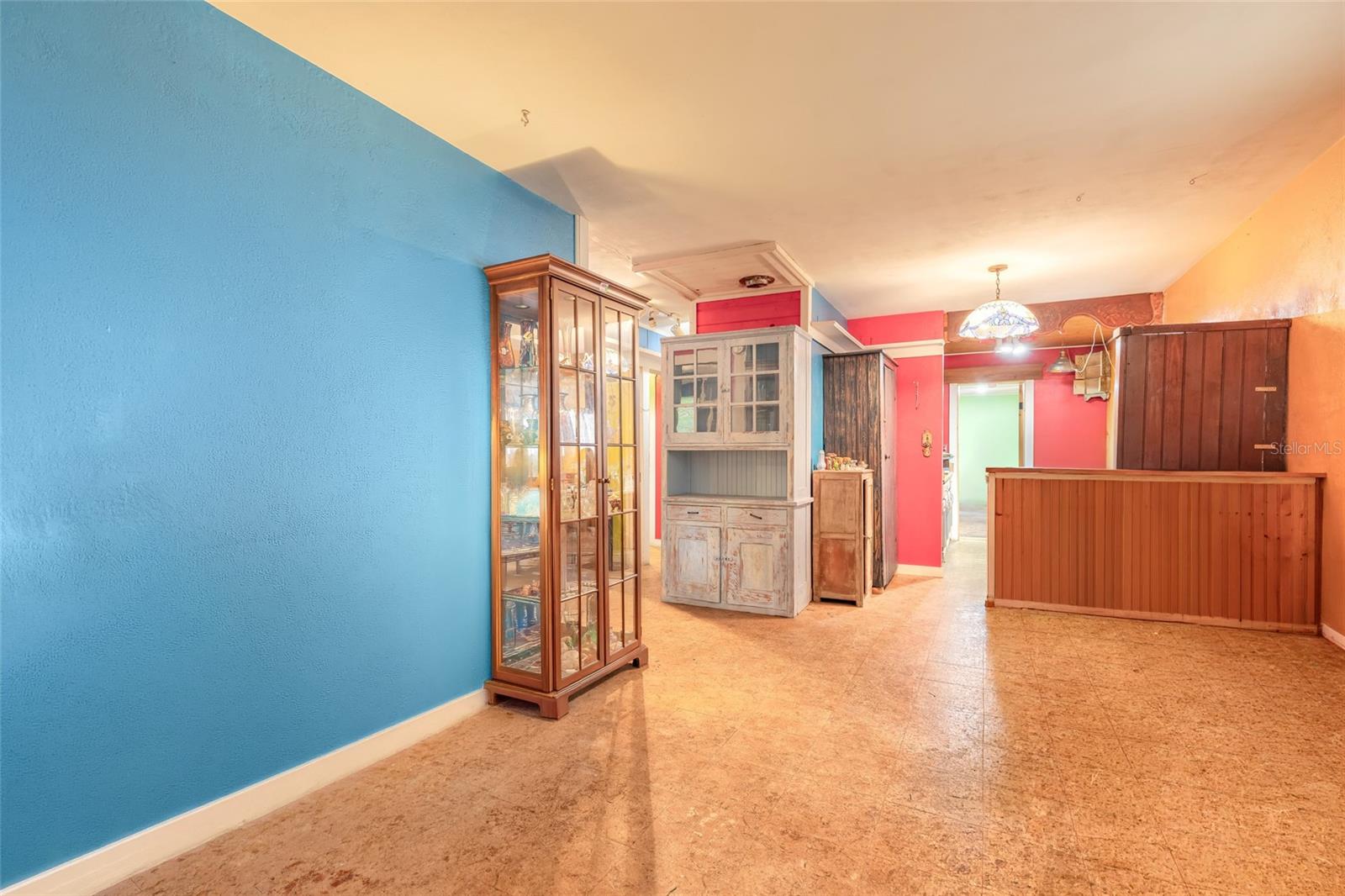 1219 LEON LANE