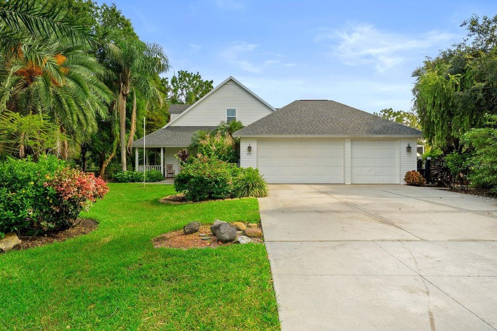 Photo of 6915 215th Street E, Bradenton, FL 34211 (MLS # TB8387374)