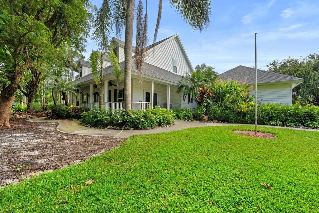 Photo of 6915 215th Street E, Bradenton, FL 34211 (MLS # TB8387374)