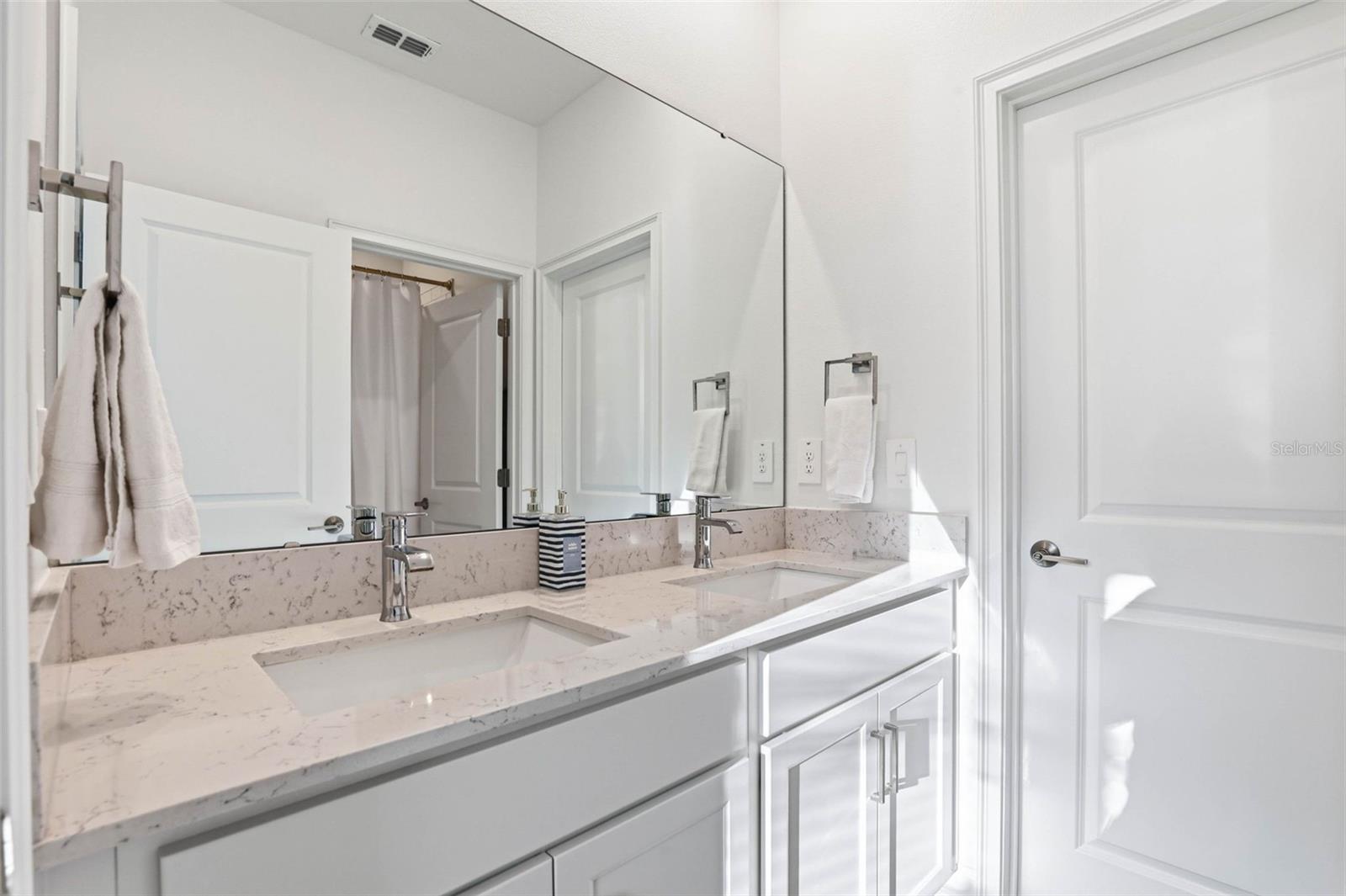 PEARL ESTATES - Residential