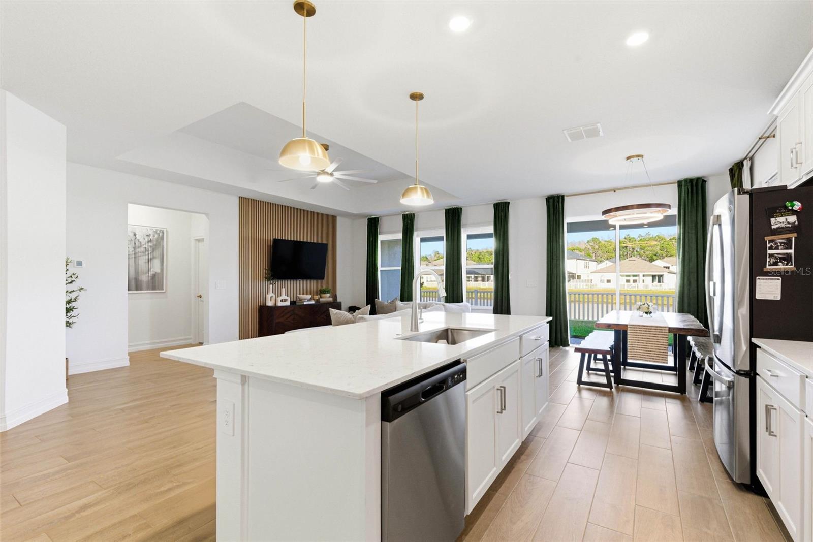 PEARL ESTATES - Residential